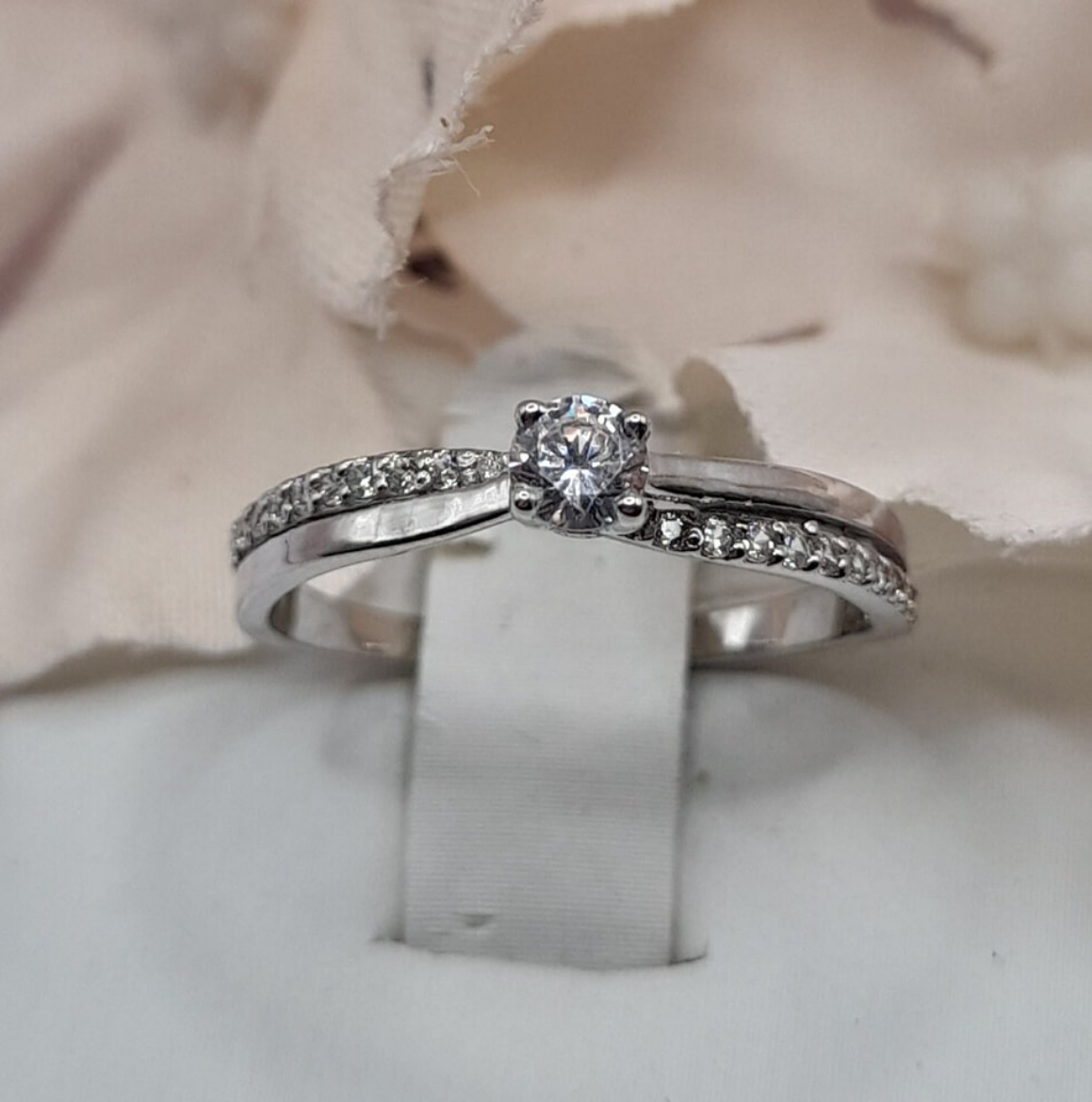 Picture of Anel Solitario em ouro Branco 9k com zirconias