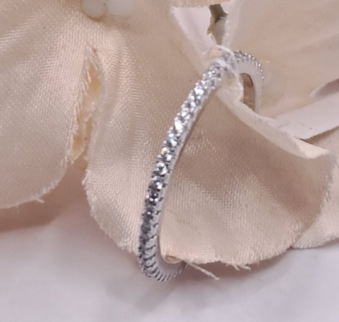 Imagem de Anel de Memória em Prata com Zirconias 