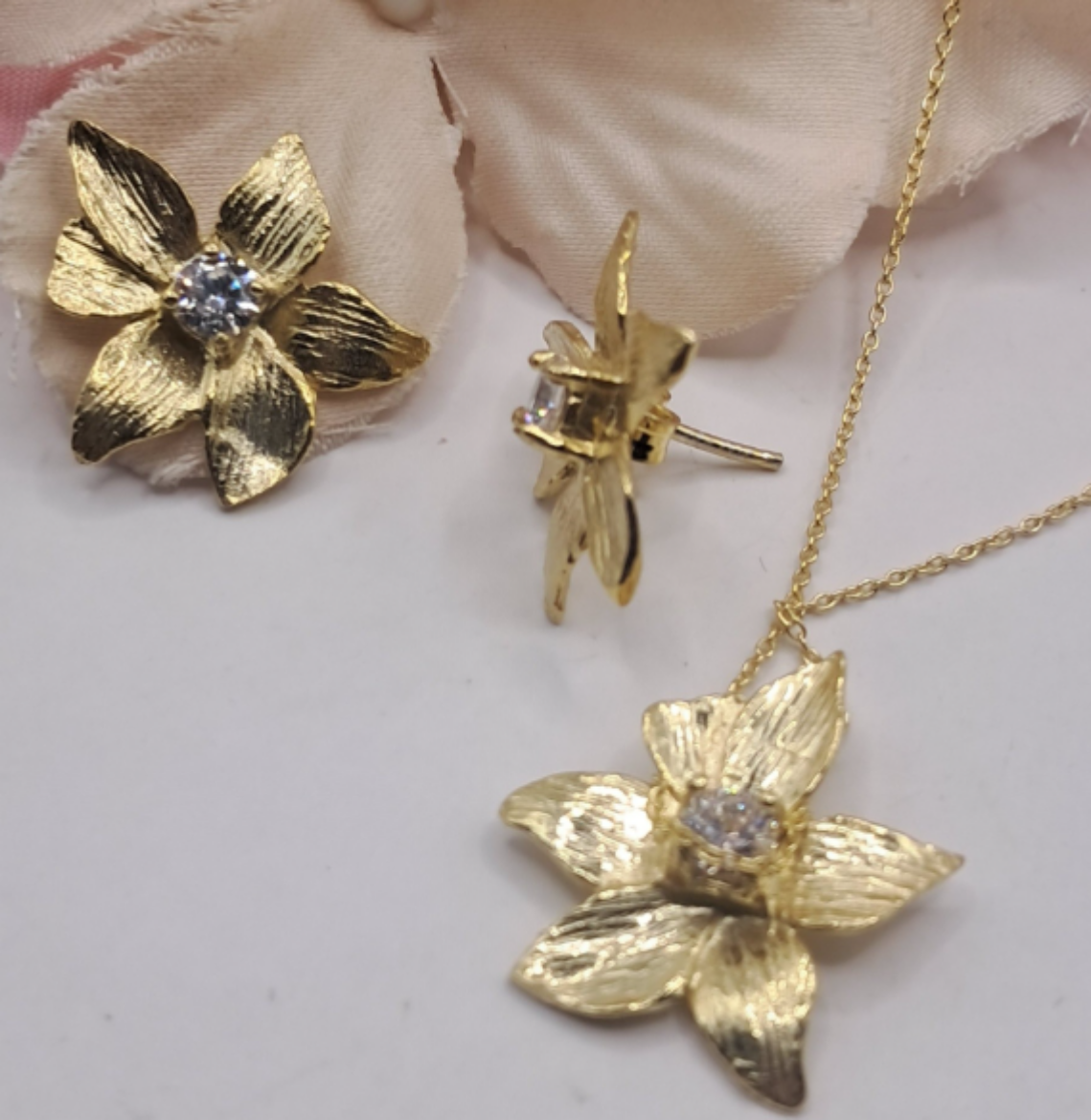 Imagem de Conjunto em Prata Dourada Colar+ Brincos